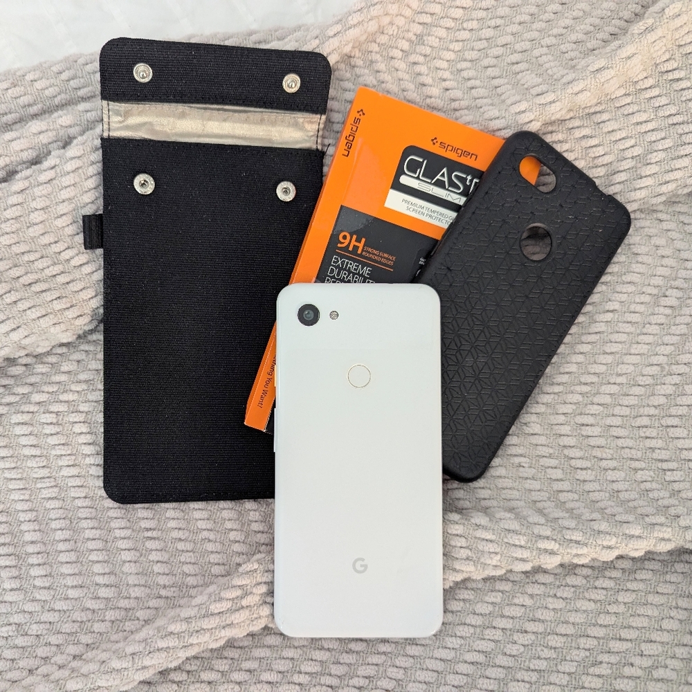Google Pixel 3a XL Bundle - Clearly White - 64GB